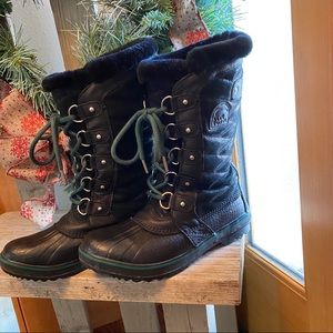 WORN TWICE - Sorel Tofino II LUXE Boots-GORGEOUS!